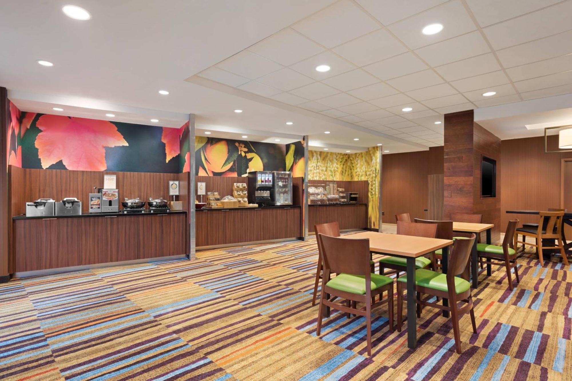 Fairfield Inn & Suites By Marriott Charlottesville Downtown/University Area Exterior photo