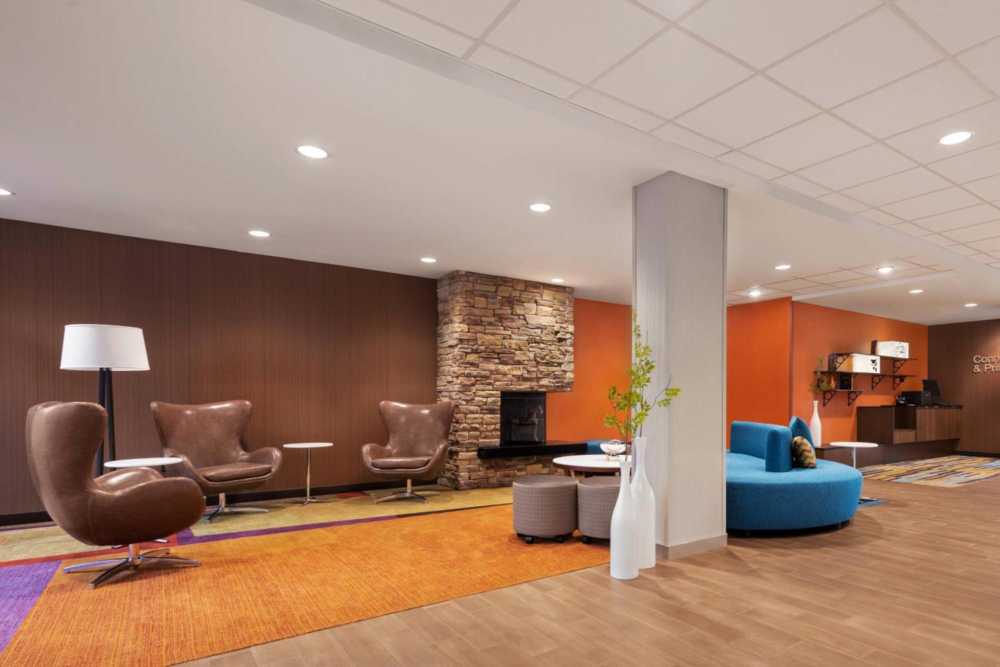 Fairfield Inn & Suites By Marriott Charlottesville Downtown/University Area Exterior photo