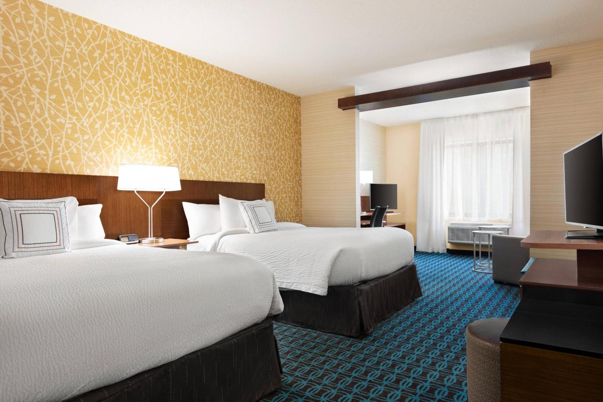 Fairfield Inn & Suites By Marriott Charlottesville Downtown/University Area Exterior photo